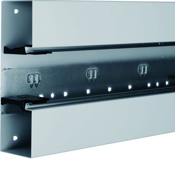 2m Hager BRS652101VERZ Brüstungskanal-Unterteil frontrastend Stahl BRS 70x210mm Oberteil 80mm verzi